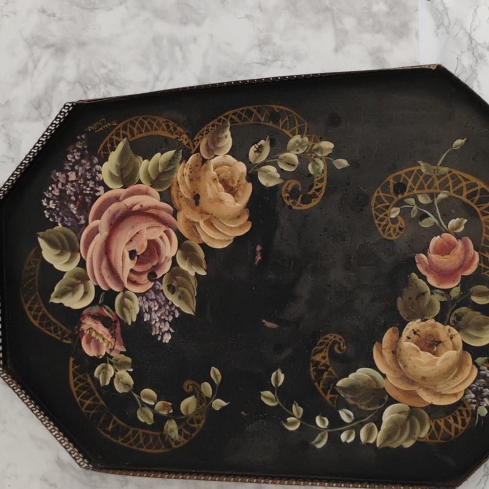 Vintage Hand-Painted Floral Tole Tray by Mariam Walker – 21" Black & Gold Metal - Picture 5 of 12